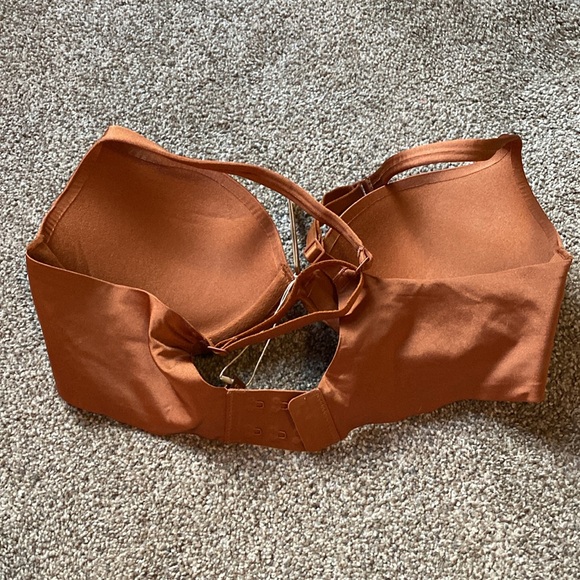 Skims Ultimate Teardrop Push-Up Bra - Picture 6 of 7